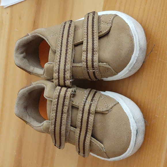 Oshkosh sneakers - Picture 3 of 4